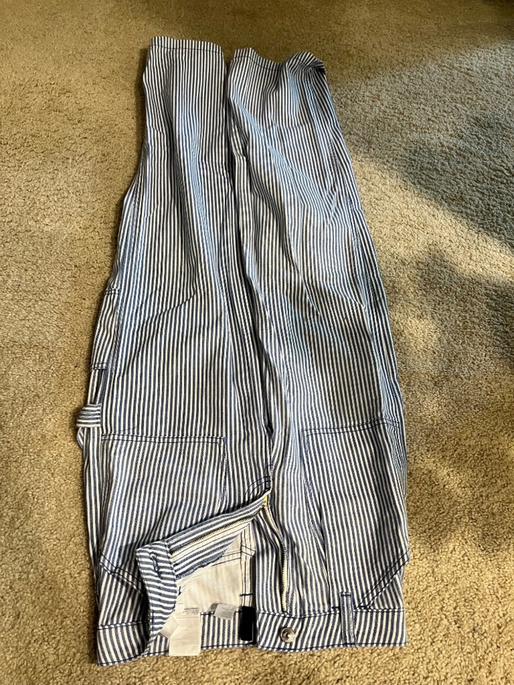 Clothes - Picture 6 of 16